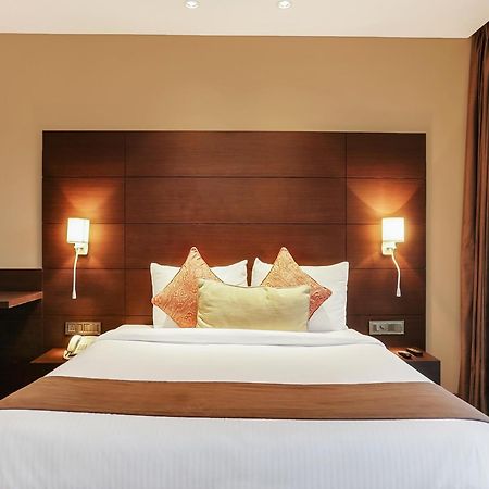 Treebo Niraali Executive, Hinjewadi Hotel Pimpri-Chinchwad Exterior photo