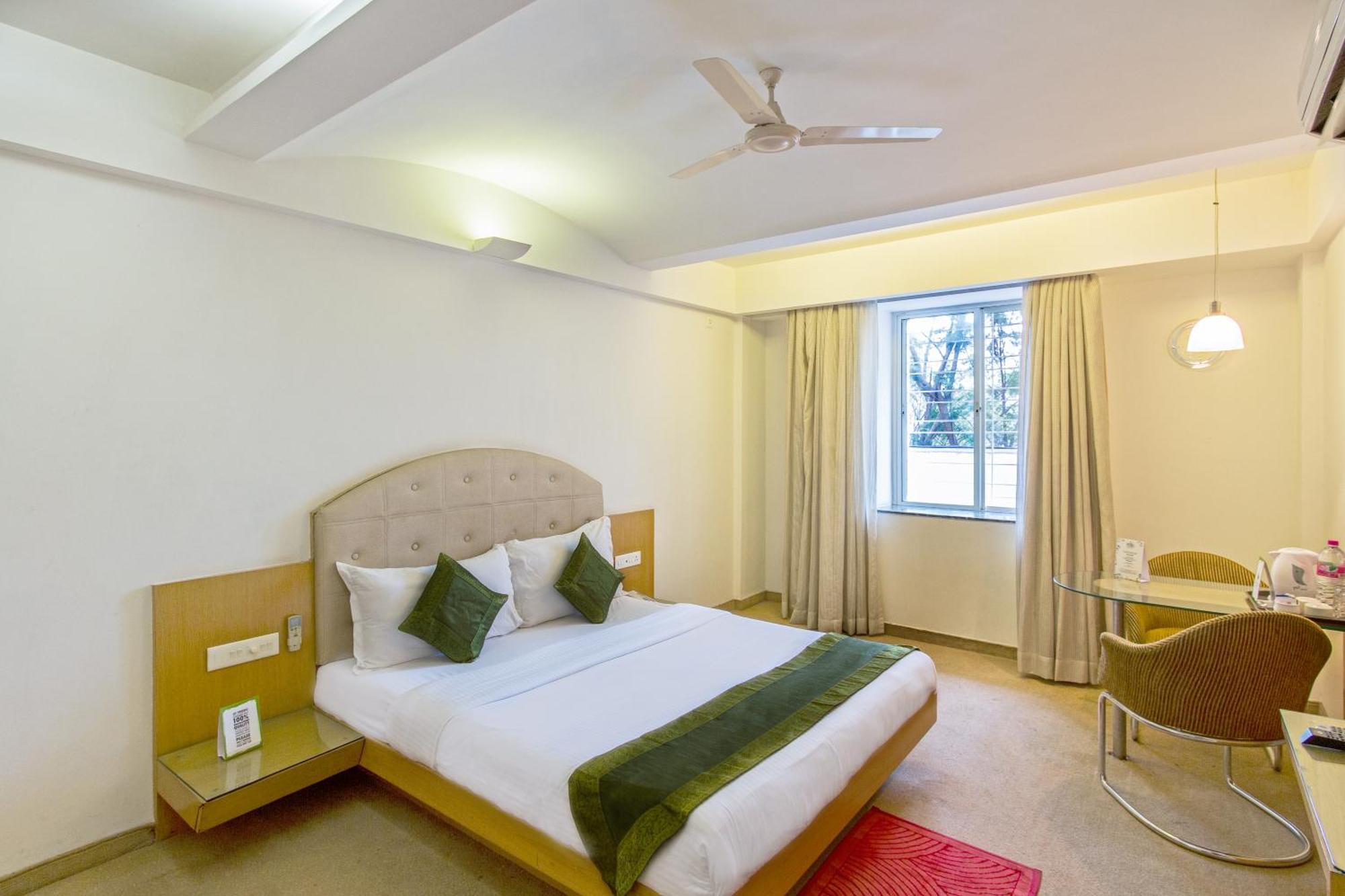 Treebo Niraali Executive, Hinjewadi Hotel Pimpri-Chinchwad Exterior photo