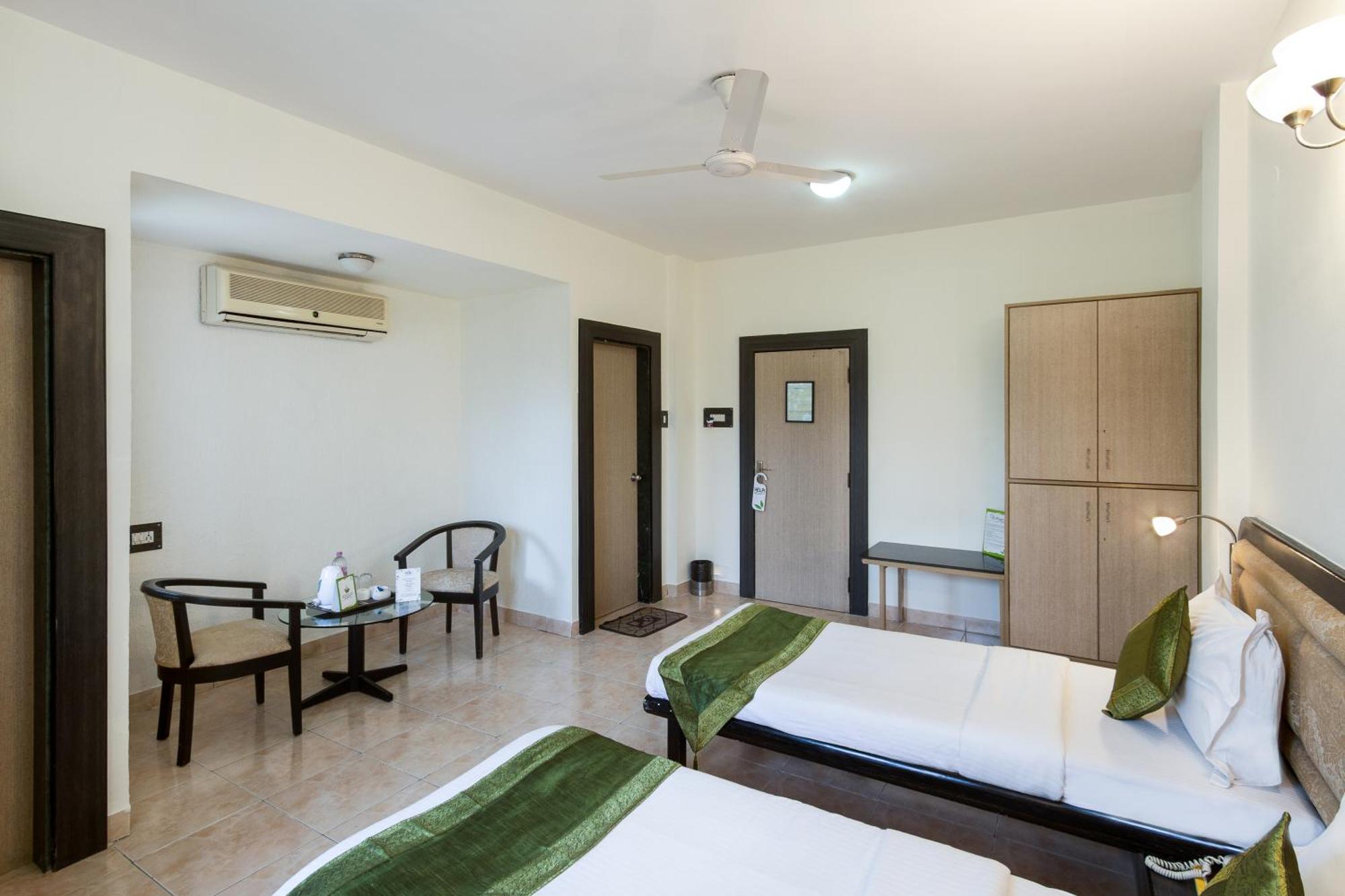 Treebo Niraali Executive, Hinjewadi Hotel Pimpri-Chinchwad Exterior photo