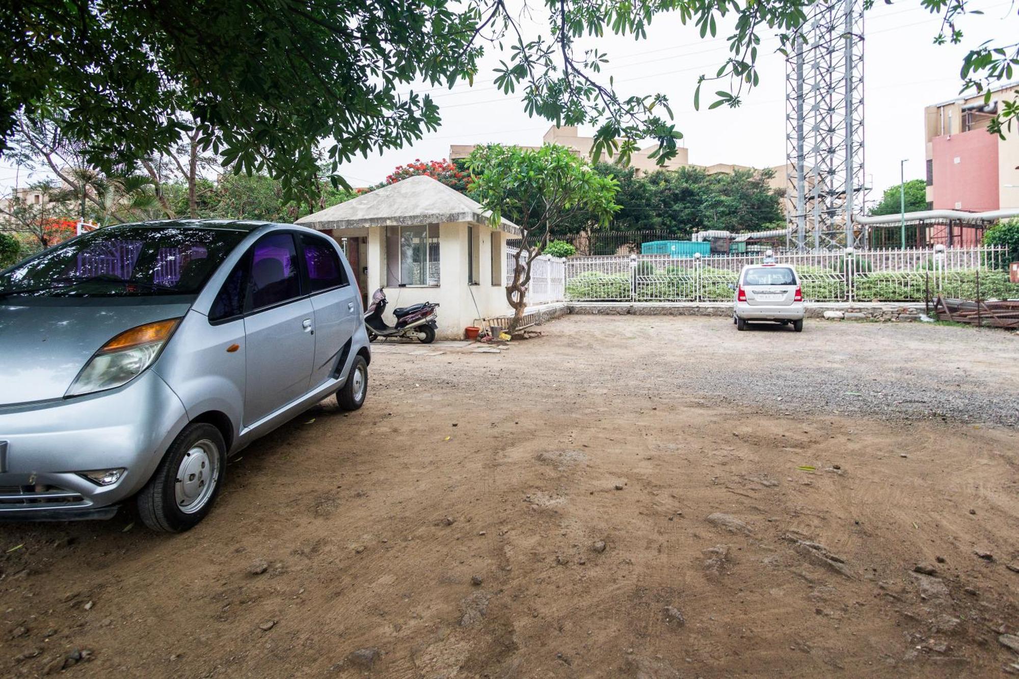 Treebo Niraali Executive, Hinjewadi Hotel Pimpri-Chinchwad Exterior photo