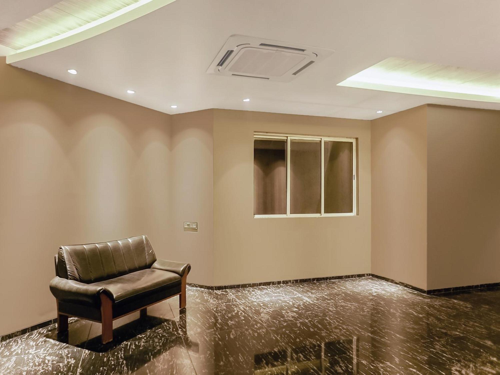 Treebo Niraali Executive, Hinjewadi Hotel Pimpri-Chinchwad Exterior photo