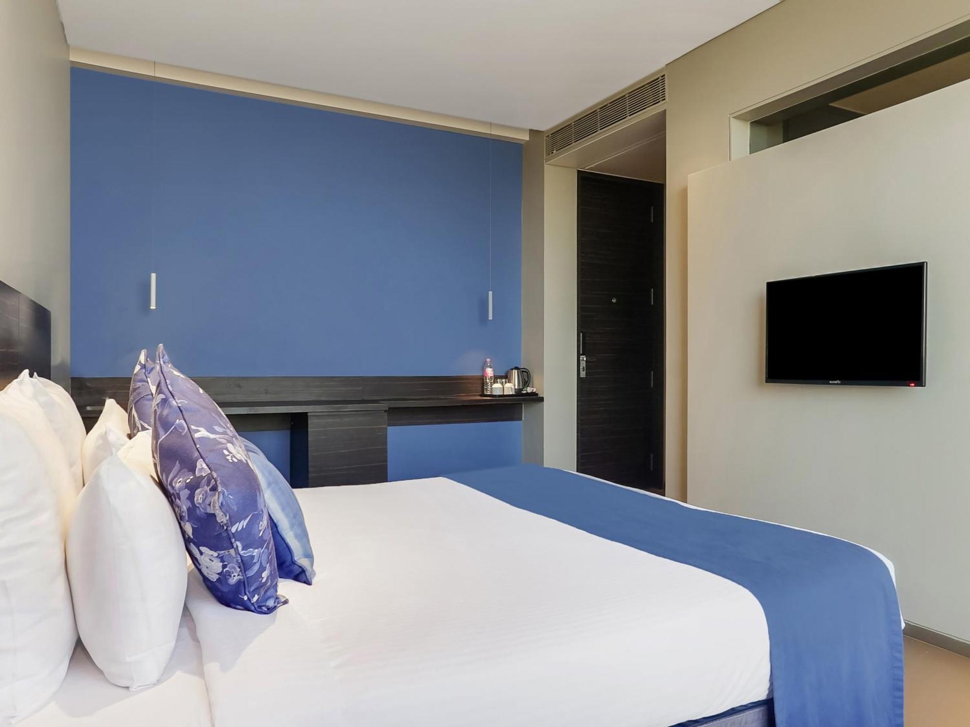 Treebo Niraali Executive, Hinjewadi Hotel Pimpri-Chinchwad Exterior photo