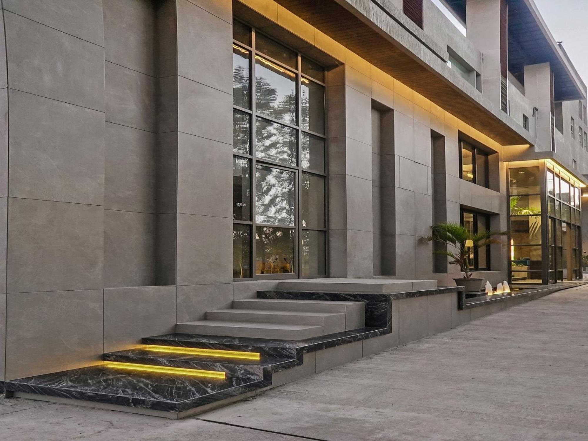 Treebo Niraali Executive, Hinjewadi Hotel Pimpri-Chinchwad Exterior photo