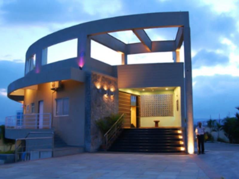 Treebo Niraali Executive, Hinjewadi Hotel Pimpri-Chinchwad Exterior photo