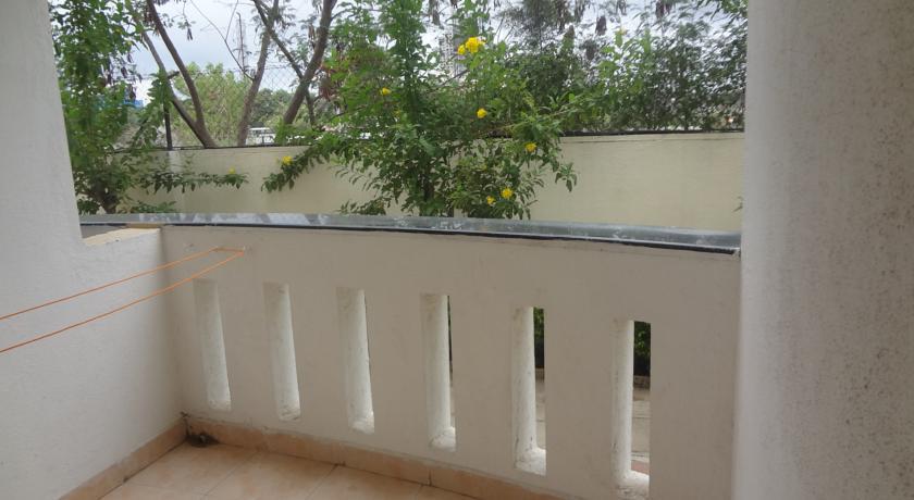 Treebo Niraali Executive, Hinjewadi Hotel Pimpri-Chinchwad Exterior photo