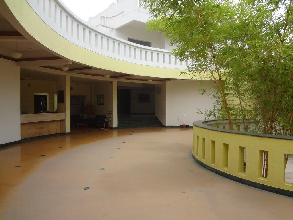 Treebo Niraali Executive, Hinjewadi Hotel Pimpri-Chinchwad Exterior photo